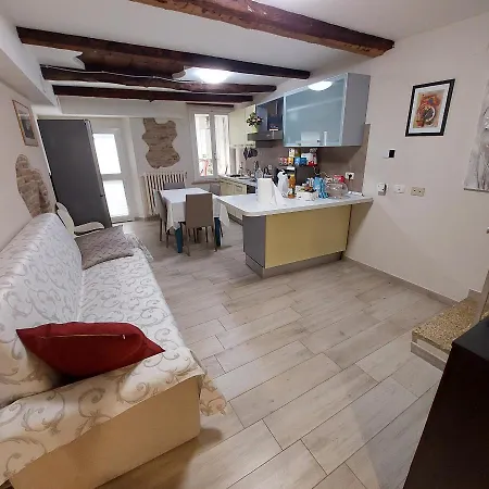 Nottetempo ゲストハウス